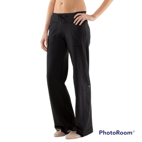 lululemon athletica Pants - Lululemon Black Still Grounded Flare Leg Yoga Pants with Pockets Womens 2